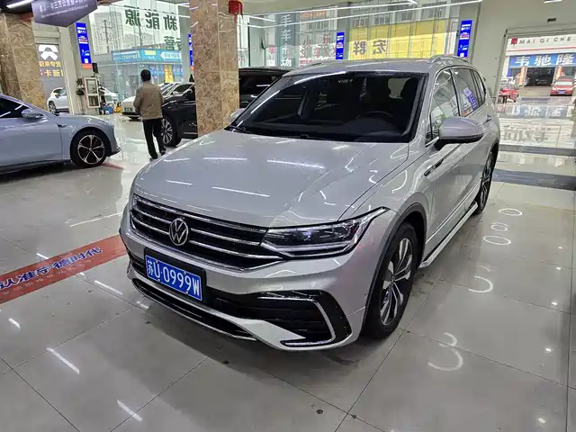 Volkswagen Tiguan L Tiguan L 2022 330tsi Automatic Two-Wheel Drive R-Line Version — фото