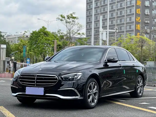 Mercedes-Benz Mercedes-Benz E-Class Mercedes-Benz E-Class 2022 E 300 L Luxury Model