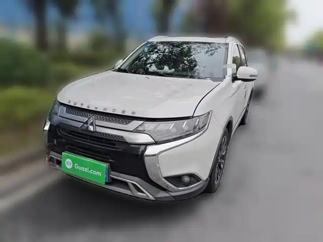 Mitsubishi Outlander Outlander 2019 2.4l Two-Wheel Drive Version, 5 Seats, National V — фото