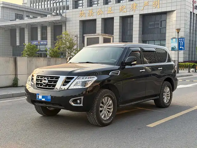 Nissan Patrol Patrol 2018 4.0l Linkedin Model — фото