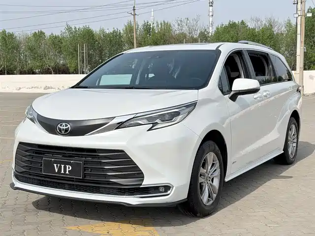 Toyota Sienna Sienna 2024 2.5l Hybrid Comfort Edition — фото