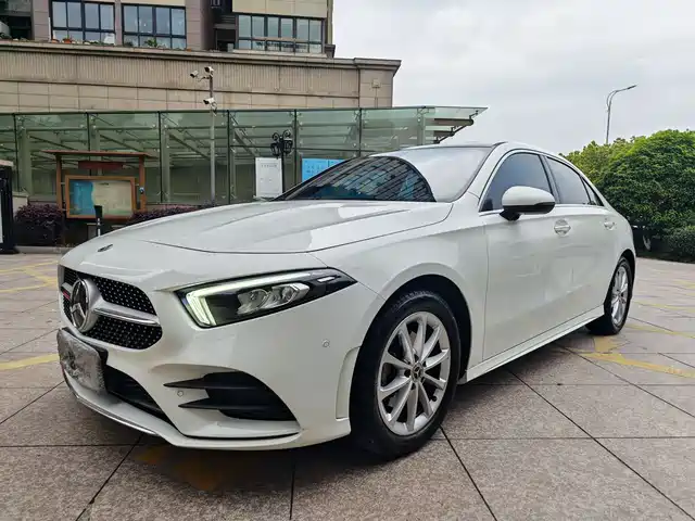Mercedes-Benz Mercedes Benz A Class Mercedes-Benz A-Class 2021 A 200 L Sports Sedan Dynamic Type