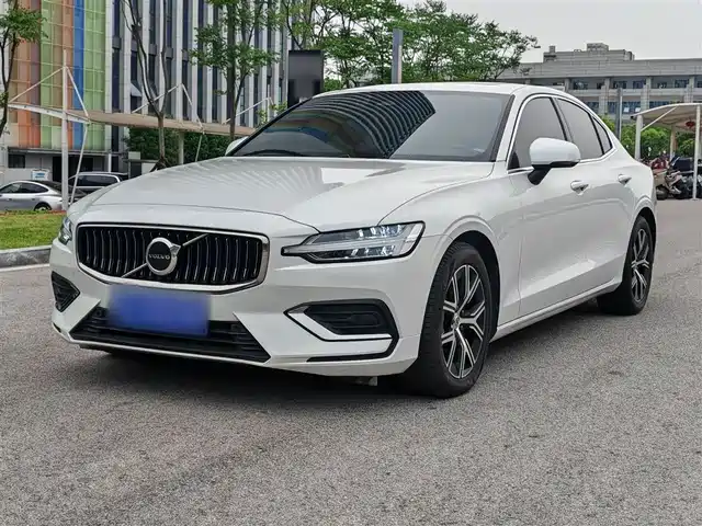 Volvo Volvo S60 Volvo S60 2024 B4 Zhiyi Luxury Edition