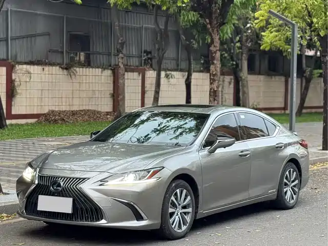 Lexus Lexus Es Lexus Es 2021 300h Excellence Edition — фото