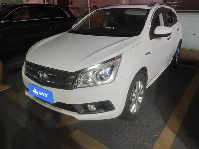Qichen Venucia T70 Venucia T70 2015 2.0L manual Ruixiang version