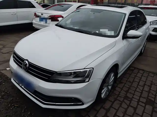 Volkswagen Sagitar Sagitar 2015 1.6l Manual Comfort Model — фото