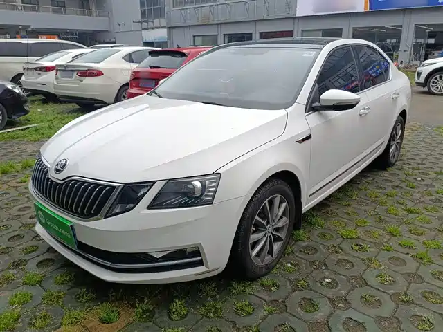 Skoda Octavia Octavia 2020 Tsi230 Dsg Smart Deluxe Edition