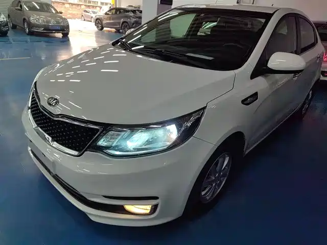 Kia Kia K2 Kia K2 2015 Sedan 1.4l At Gls