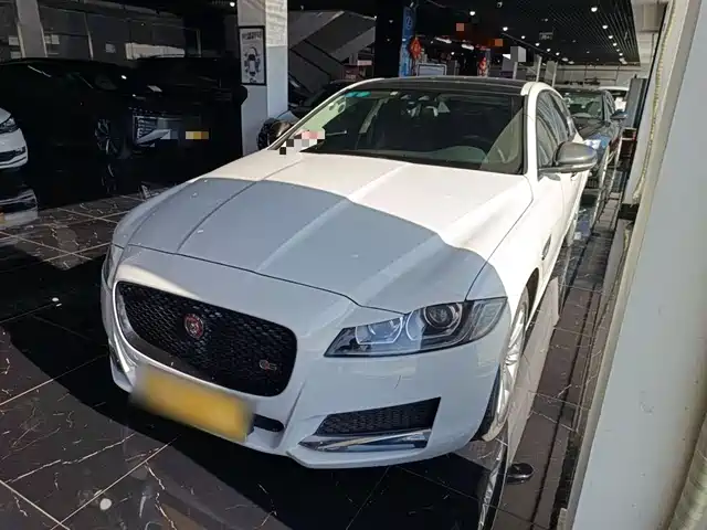 Jaguar Jaguar Xfl Jaguar Xfl 2017 Xfl 2.0t 240ps Deluxe Edition