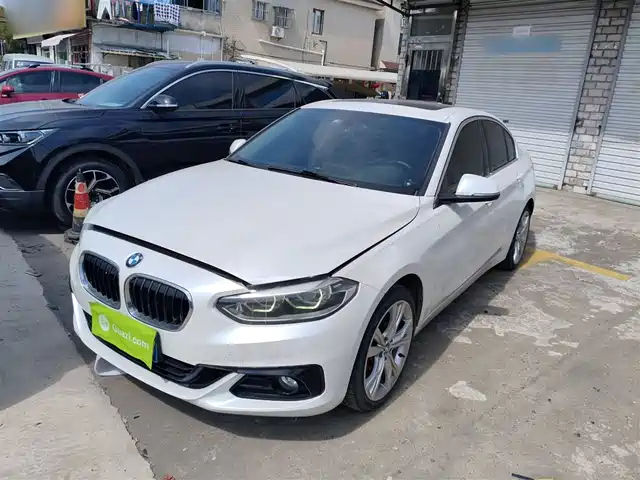Bmw Bmw 1 Series Bmw 1 Series 2017 120i Design Package — фото