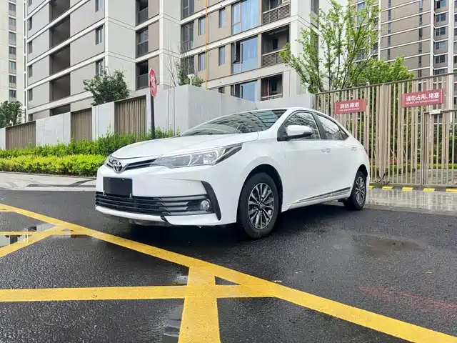 Toyota Corolla Corolla 2017 Facelift 1.2t S-Cvt Gl-I — фото