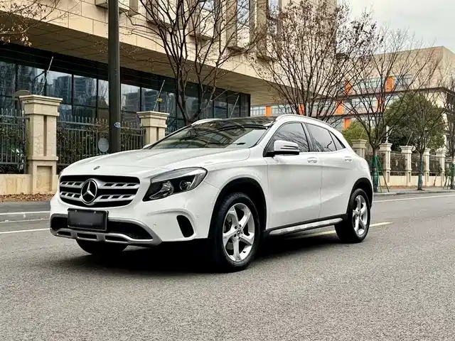 Mercedes-Benz Mercedes-Benz Gla Mercedes-Benz Gla 2018 Gla 200 Dynamic