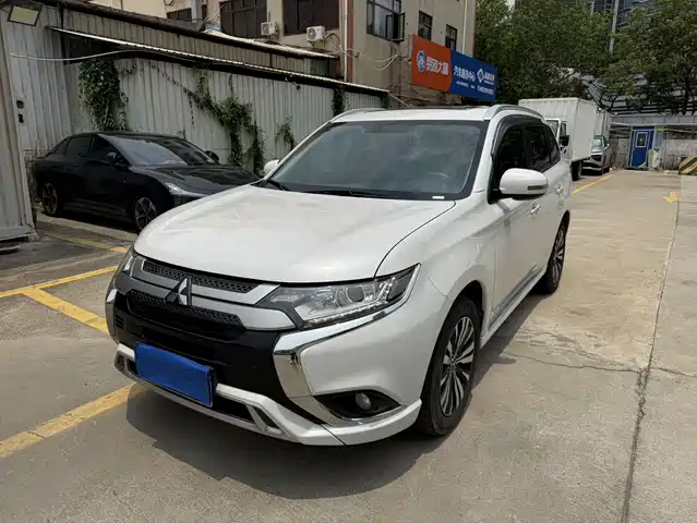 Mitsubishi Outlander Outlander 2021 2.0l 2wd Enjoy Edition 5 Seats — фото