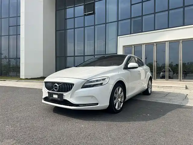 Volvo Volvo V40 Volvo V40 2017 T3 Zhiya Edition — фото