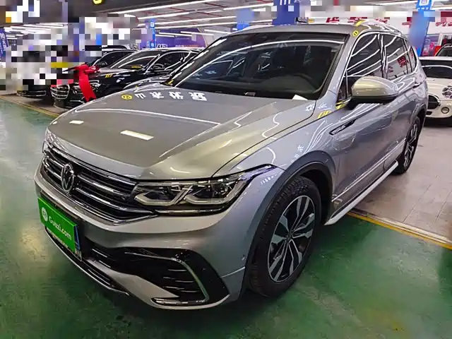 Volkswagen Tiguan L Tiguan L 2022 330tsi Automatic Two-Wheel Drive R-Line Flagship Version — фото