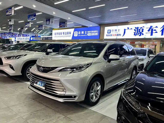 Toyota Sienna Sienna 2021 2.5l Hybrid Extreme Edition — фото