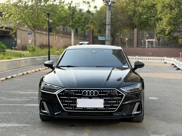 Audi Audi A7l Audi A7l 2024 45 Tfsi Luxury Model — фото