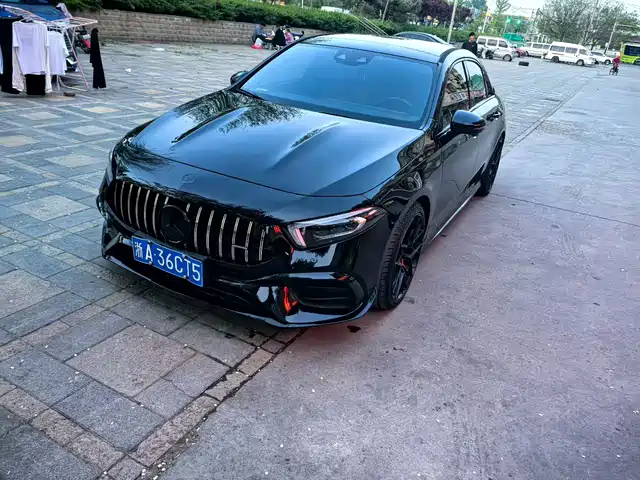 Mercedes-Benz Mercedes-Benz A-Class Amg Mercedes-Benz A-Class Amg 2021 Amg A 35 L 4matic Blazing Night Special Edition — фото