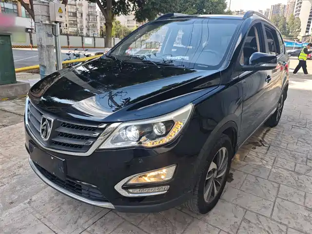 Baojun Baojun 560 Baojun 560 2015 1.8l Manual Luxury Model