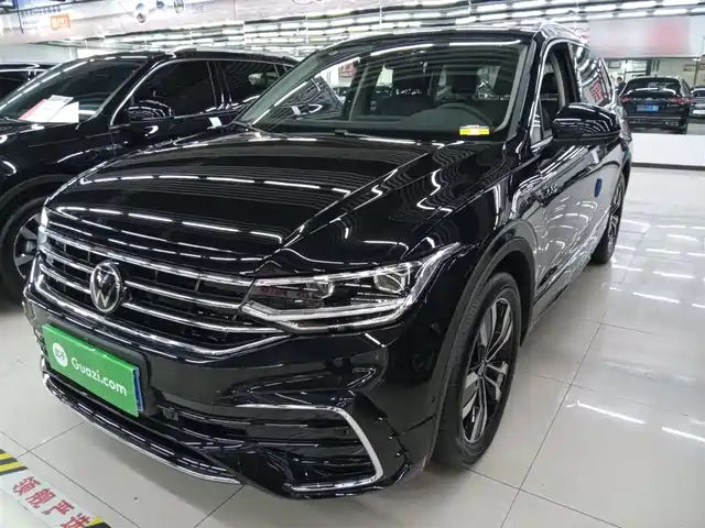 Volkswagen Tiguan L Tiguan L 2025 Model 330tsi Automatic Two-Wheel Drive R-Line Longyao Edition — фото