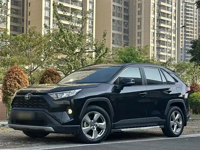 Toyota Rav4 Rongfang Rav4 Rongfang 2022 2.0l Cvt Two-Wheel Drive Fashion Plus Version — фото