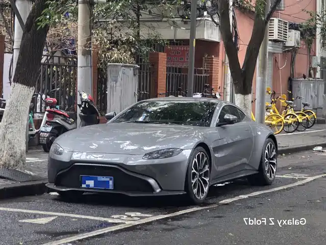 Aston Martin V8 Vantage V8 Vantage 2018 4.0t V8 Coupe — фото