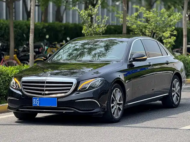 Mercedes-Benz Mercedes-Benz E-Class Mercedes-Benz E-Class 2017 E 300 L Luxury Model — фото