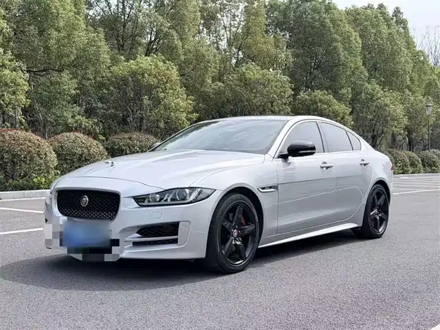 Jaguar Jaguar XE Jaguar Xe 2017 2.0t 200ps R-Sport — фото