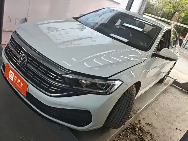 Volkswagen Sagitar Sagitar 2023 280tsi Dsg Surpasses Lite Version — фото