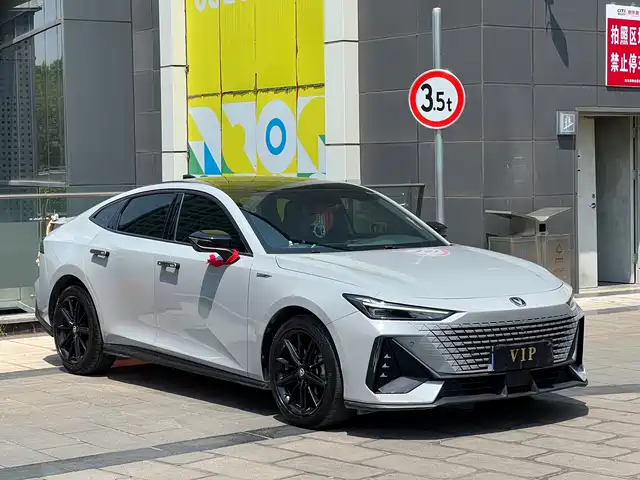 Chang'An Changan Uni-V Changan Uni-V 2022 1.5t Premium Model