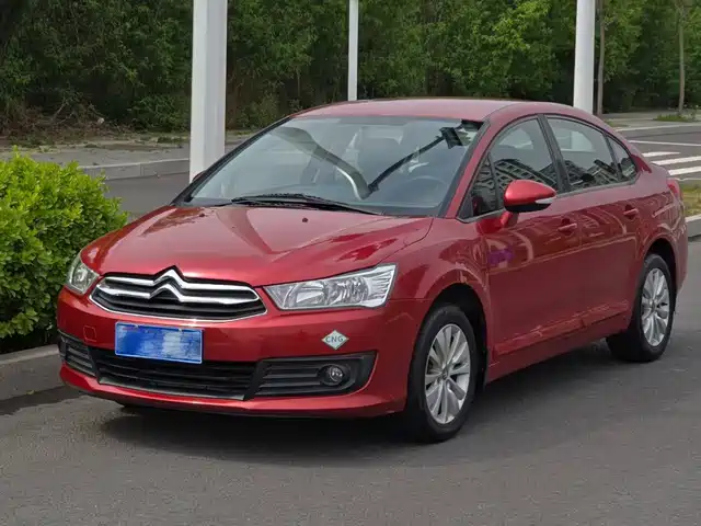 Citroën Sega Sega 2013 Sedan 1.6l Manual Stylish Model — фото