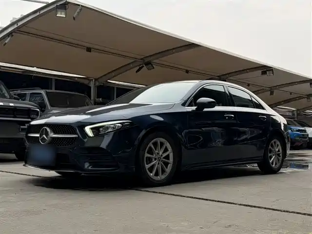 Mercedes-Benz Mercedes Benz A Class Mercedes-Benz A-Class 2019 A 200 L Sports Sedan — фото
