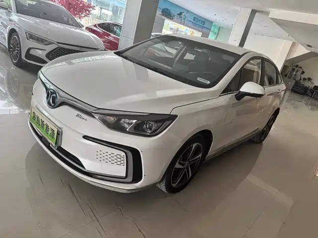 Baic Motor Beijing EU5 Beijing Eu5 2018 R500 Zhifeng Edition — фото