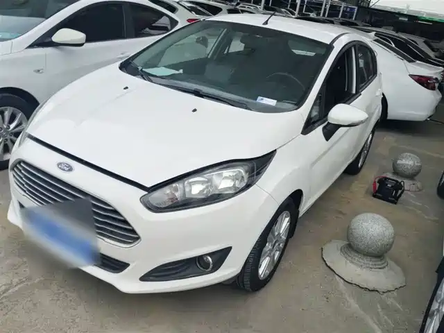 Ford Carnival Carnival 2013 Hatchback 1.5l Automatic Fashion Model — фото