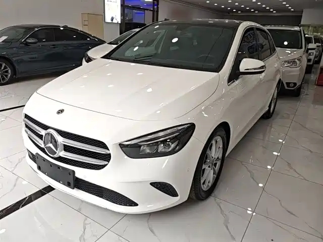 Mercedes-Benz Mercedes Benz B Class Mercedes-Benz B-Class 2020 B 200 Fashion Model — фото