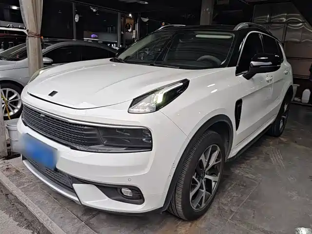 Lynk & Co Lynk & Co 01 Lynk & Co 01 2017 2.0t 4wd Pro Version — фото