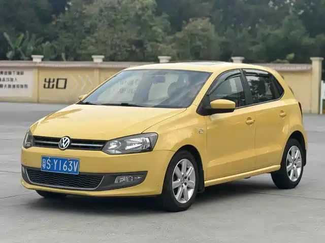 Volkswagen Polo Polo 2011 1.6l Automatic Cool Version — фото