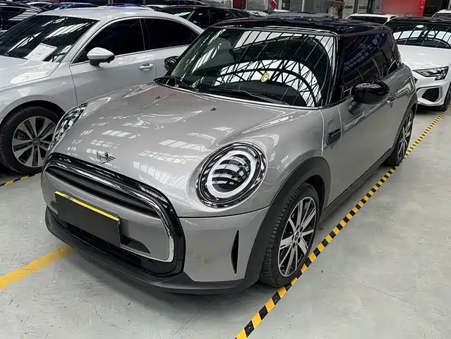 Mini Mini Mini 2023 Facelift 1.5t Cooper Artist — фото