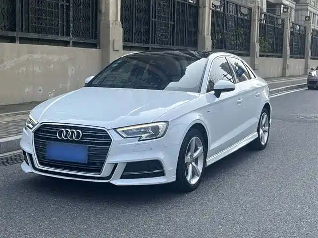 Audi Audi A3 Audi A3 2018 30th Anniversary Limousine 35 Tfsi Fashion