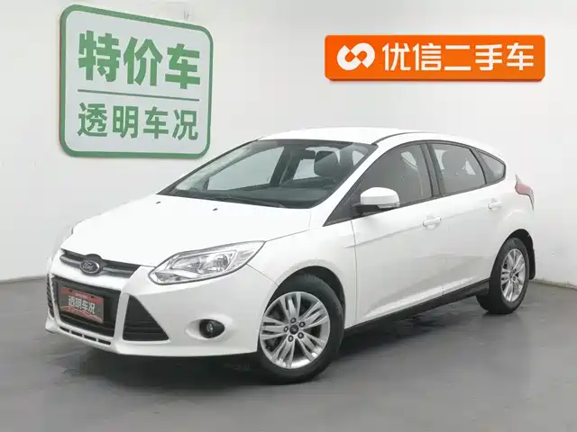 Ford Fox Focus 2012 Hatchback 1.6l Automatic Comfort Type — фото
