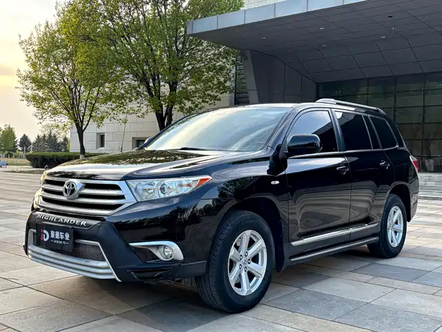 Toyota Highlander Highlander 2013 2.7l 2wd 5-Seat Purple Gold Edition — фото
