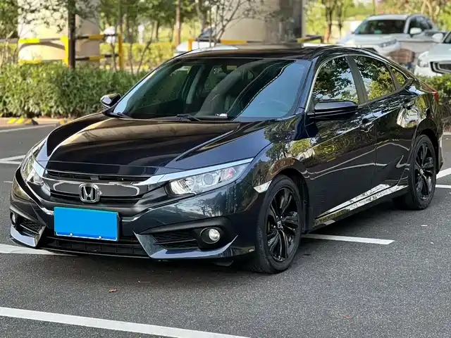 Honda Civic Civic 2016 220turbo Cvt Deluxe Edition — фото