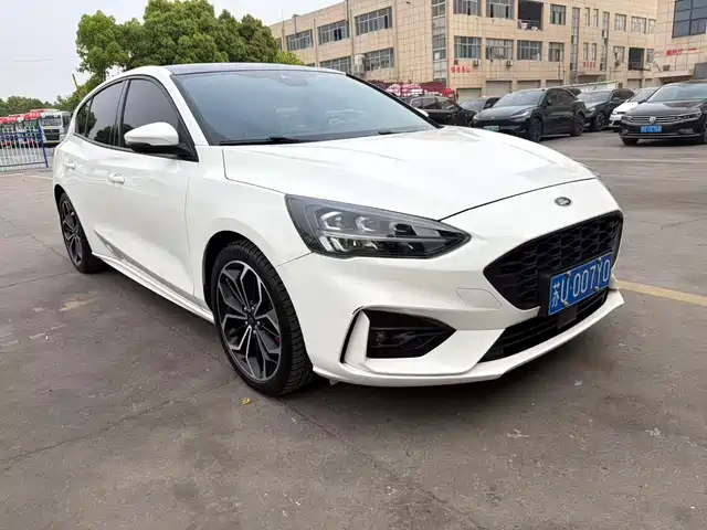Ford Fox Focus 2021 Hatchback Ecoboost 180 Automatic St Line — фото
