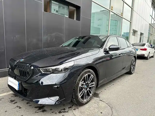 Bmw Bmw 5 Series Bmw 5 Series 2025 530li Leading M Sports Package — фото