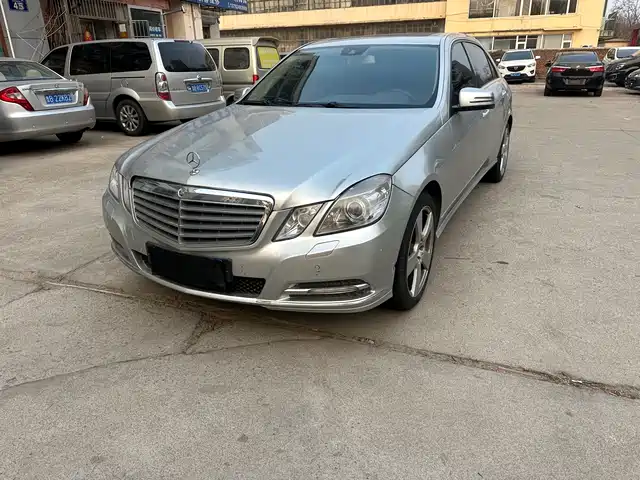 Mercedes-Benz Mercedes-Benz E-Class Mercedes-Benz E-Class 2013 E 300 L Fashion Model — фото
