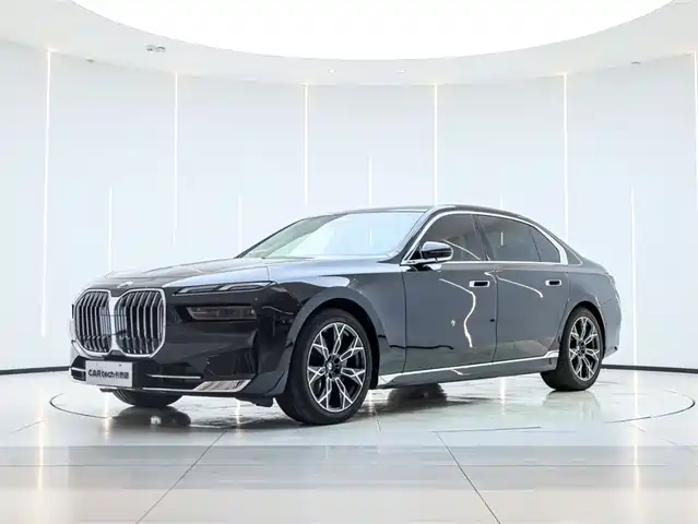 Bmw Bmw 7 Series Bmw 7 Series 2023 735li Luxury Package — фото