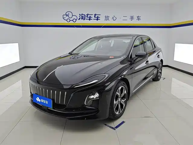 Red Flag Hongqi E-Qm5 Hongqi E-Qm5 2021 Charging Qiyue Edition — фото