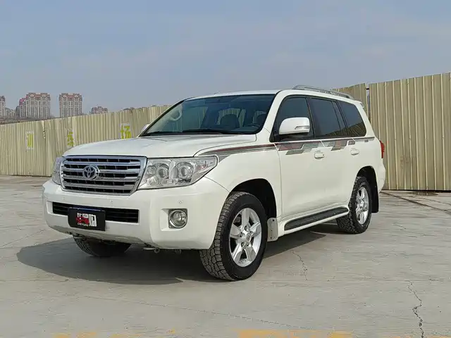 Toyota Land Cruiser (Imported) Land Cruiser Imported 2015 4.0l V6 Middle East Low-End Version