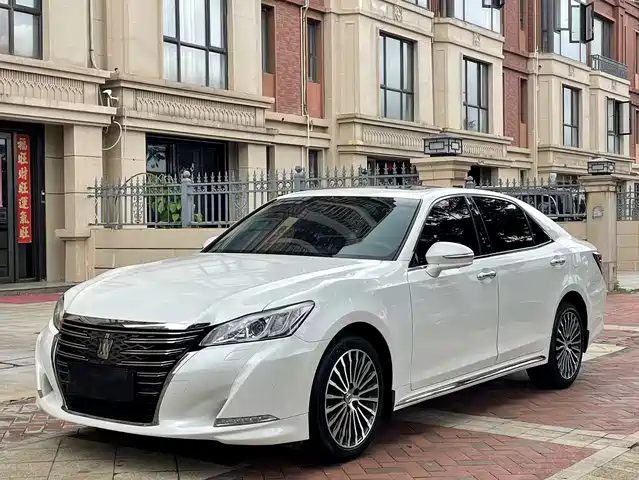 Toyota Crown Crown 2018 2.0t Sports Edition — фото