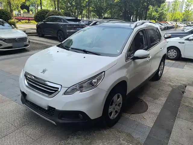 Peugeot Peugeot 2008 Peugeot 2008 2015 1.6l Automatic Cool Version